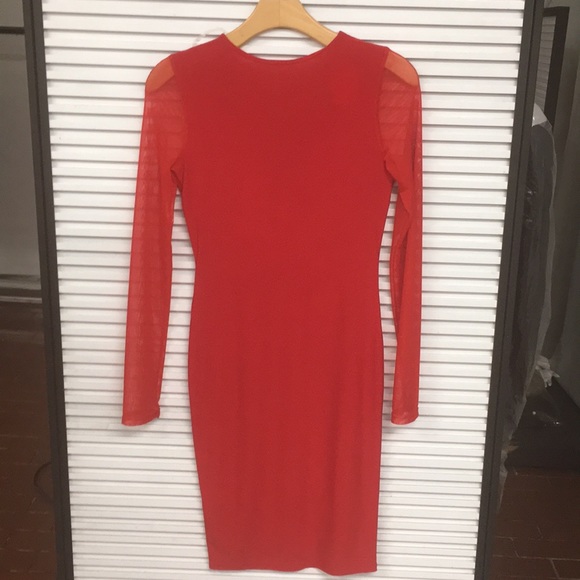 Red hot dress gorgeous - Picture 2 of 2